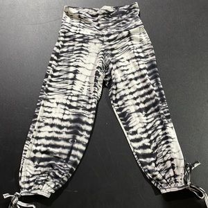 onzie dance pants for girls, size 6-6x, black and white tie die